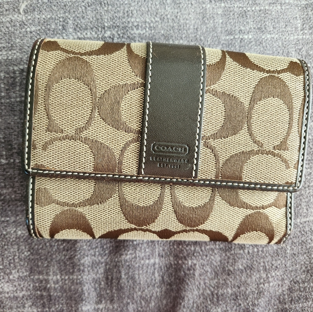 Coach Signature Canvas Small Wallet